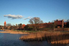 Blick Richtung Vorburg und Außenanlagen der Marienburg